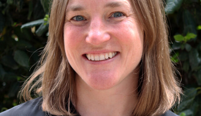 Kristin Saunders Headshot