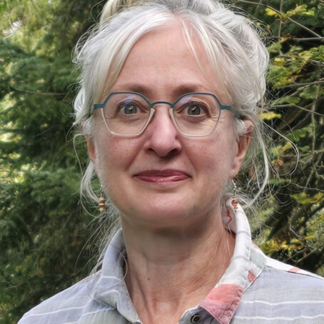 Mitzi Alex Headshot 2025