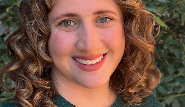 Hillary Essig Headshot