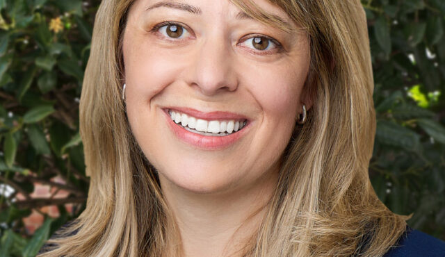 Sarah Gutschow Headshot