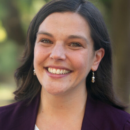 Shannon Hake Headshot