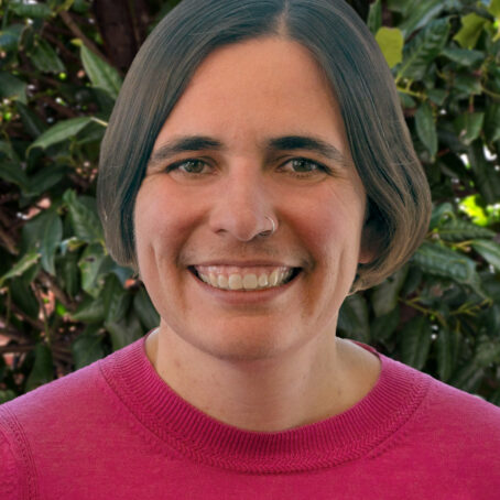 Kate Riordan Headshot