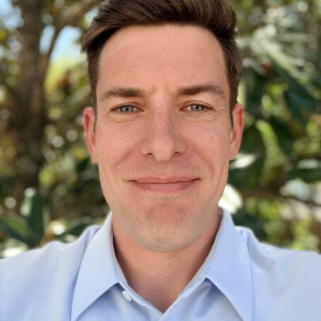 Scot MacIver Headshot