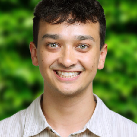 Leo Byers Headshot